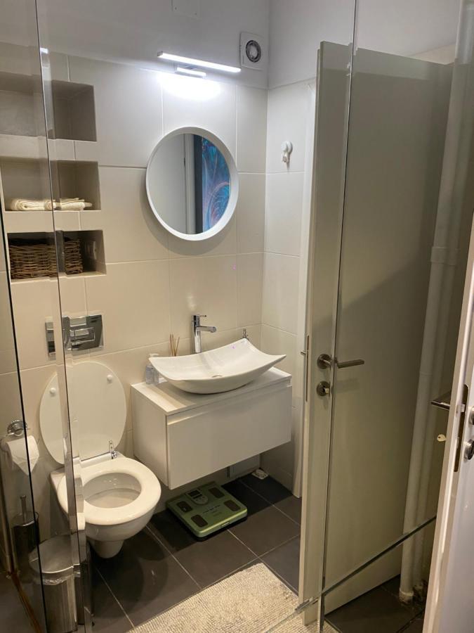 National Park Boutique Studio Bukarest Exteriör bild